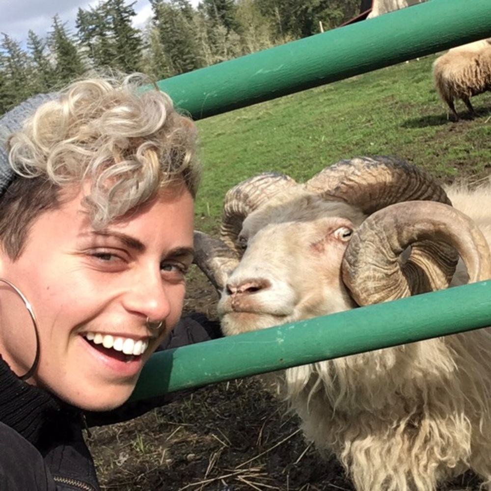 Meet your Posher, Dana